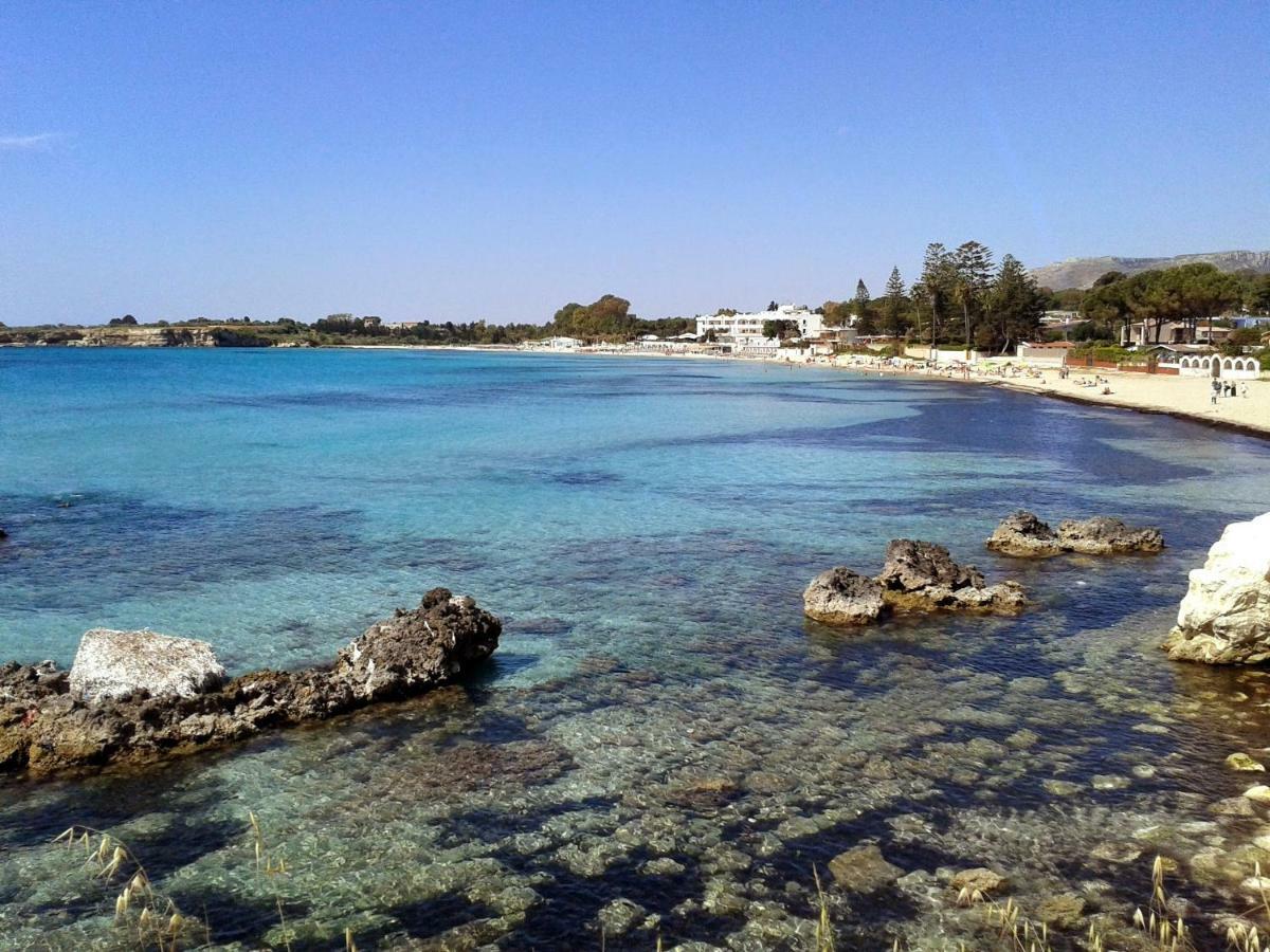 A Due Passi Dal Mare Con Piscina Villa Fontane Bianche Exterior photo
